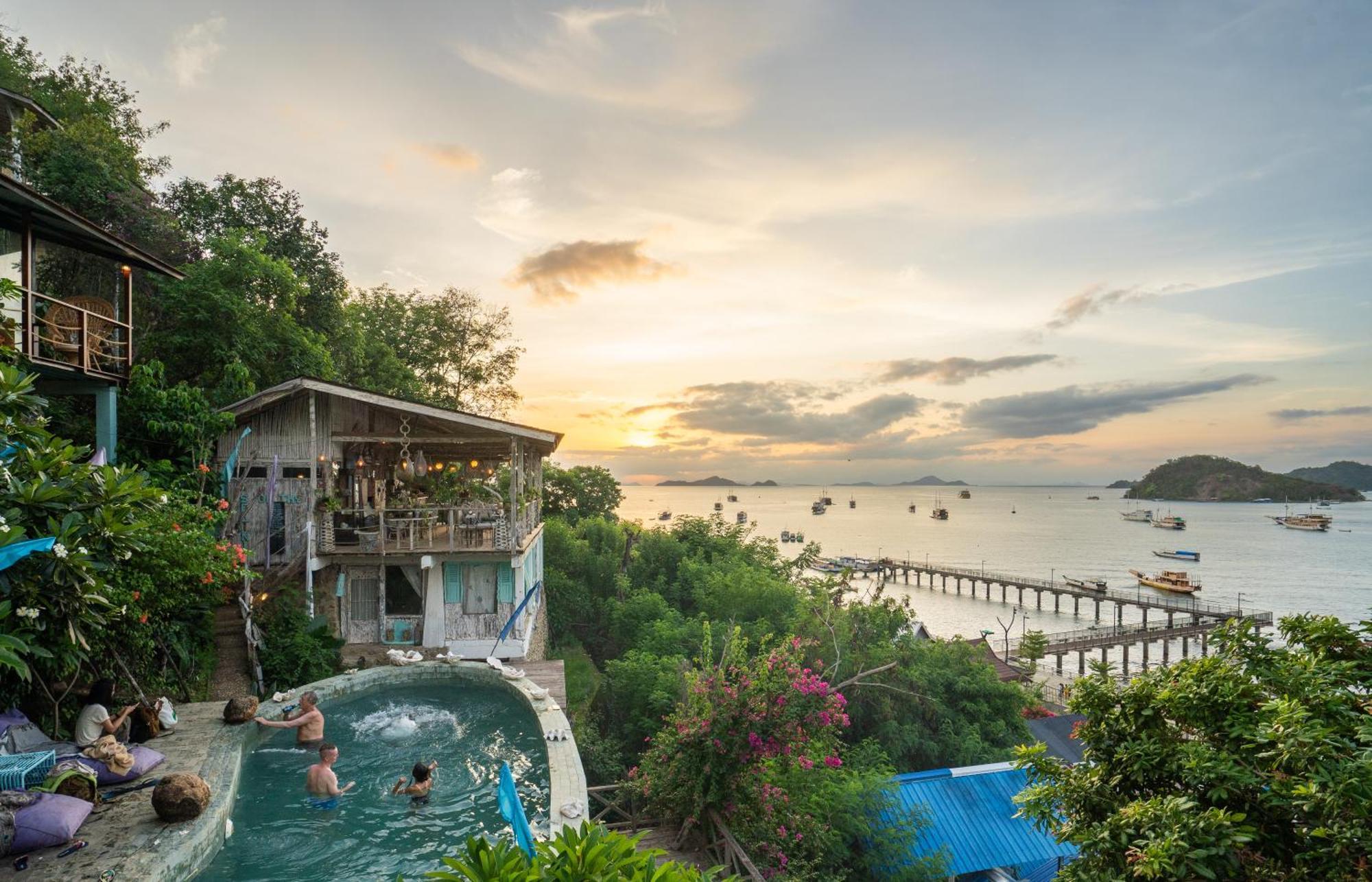 Hotel Selini Hills Labuan Bajo Esterno foto
