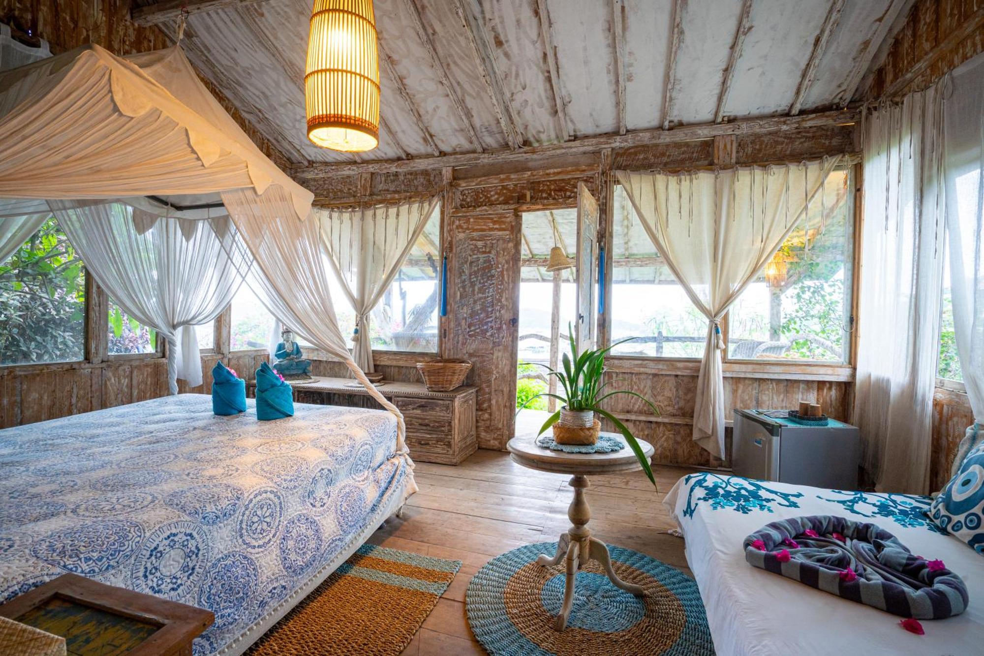Hotel Selini Hills Labuan Bajo Esterno foto