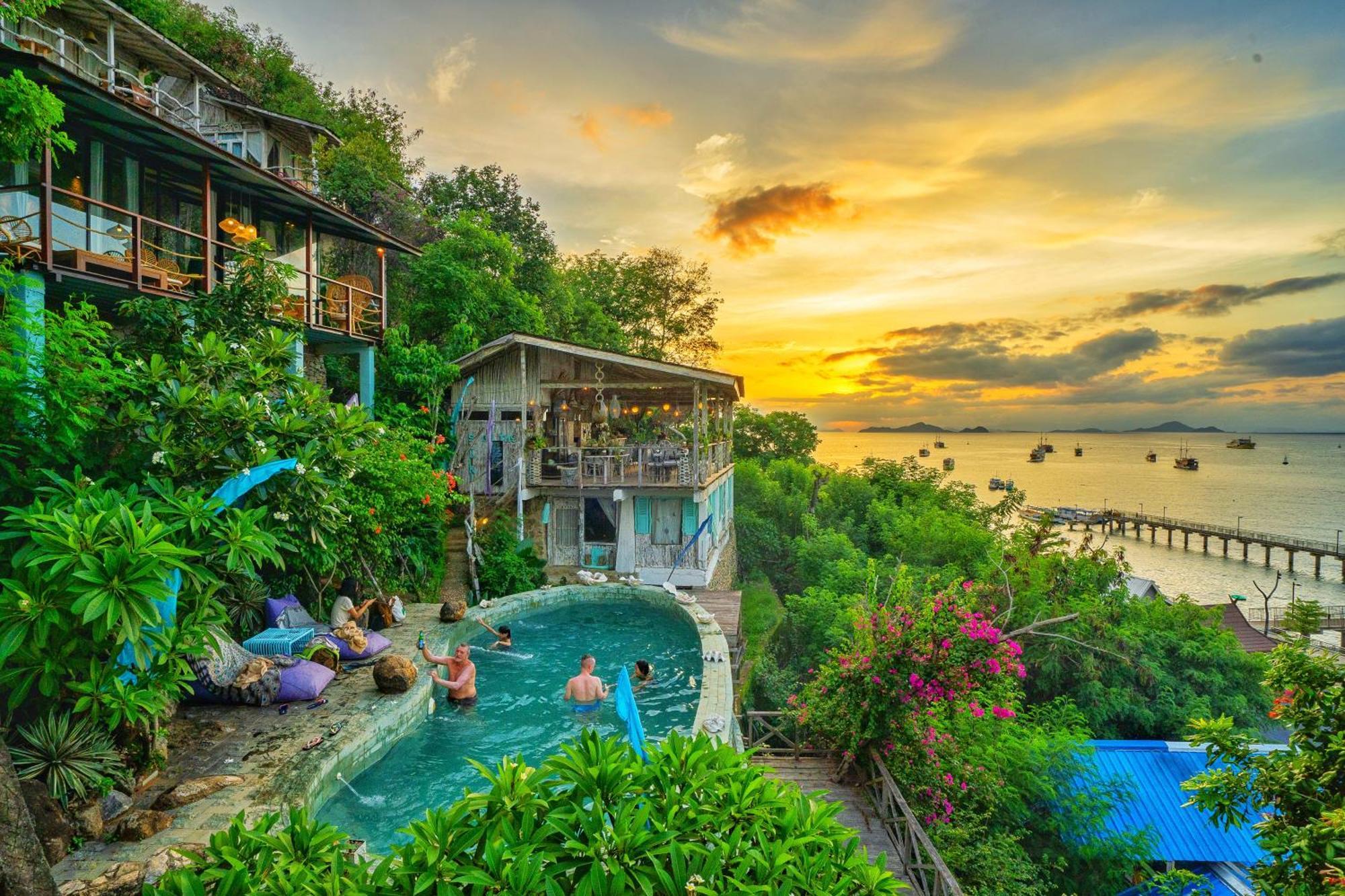 Hotel Selini Hills Labuan Bajo Esterno foto