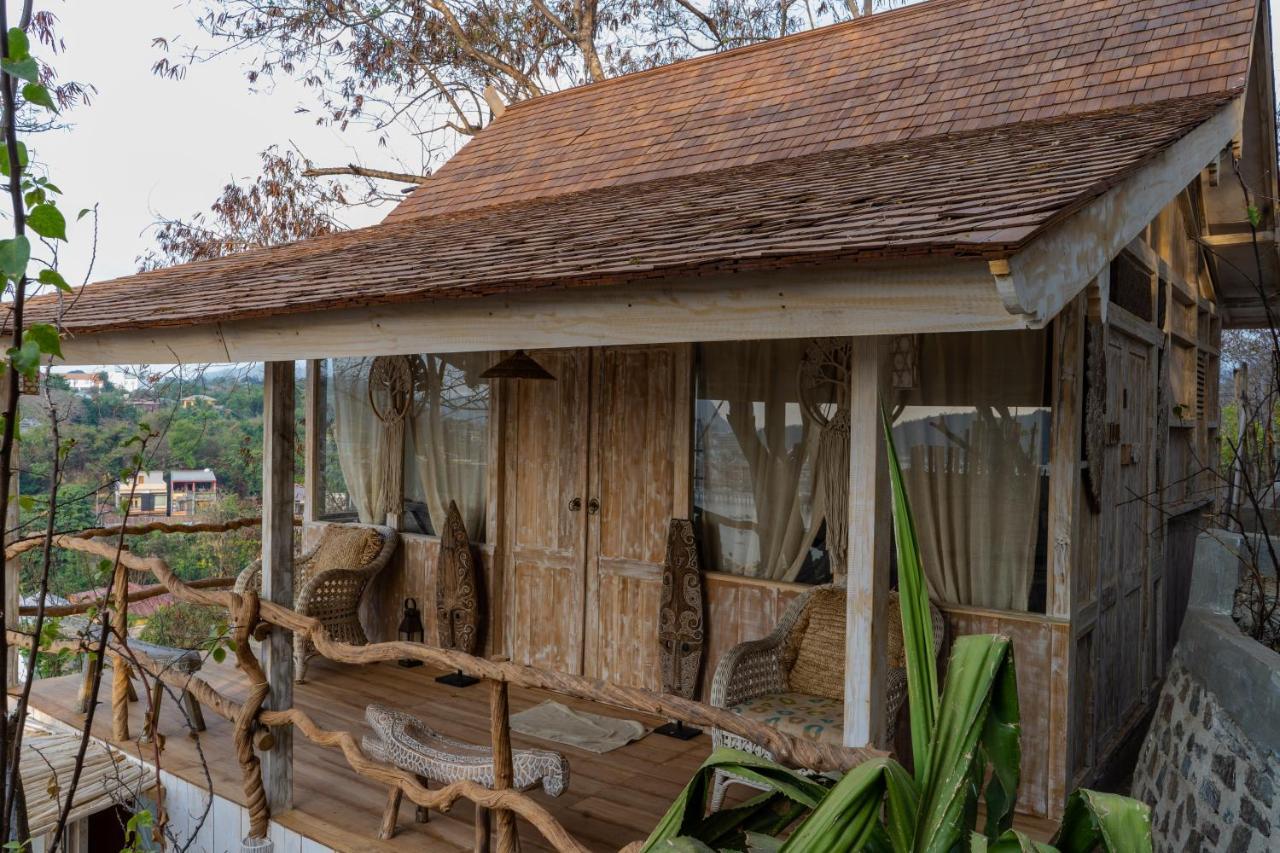 Hotel Selini Hills Labuan Bajo Esterno foto